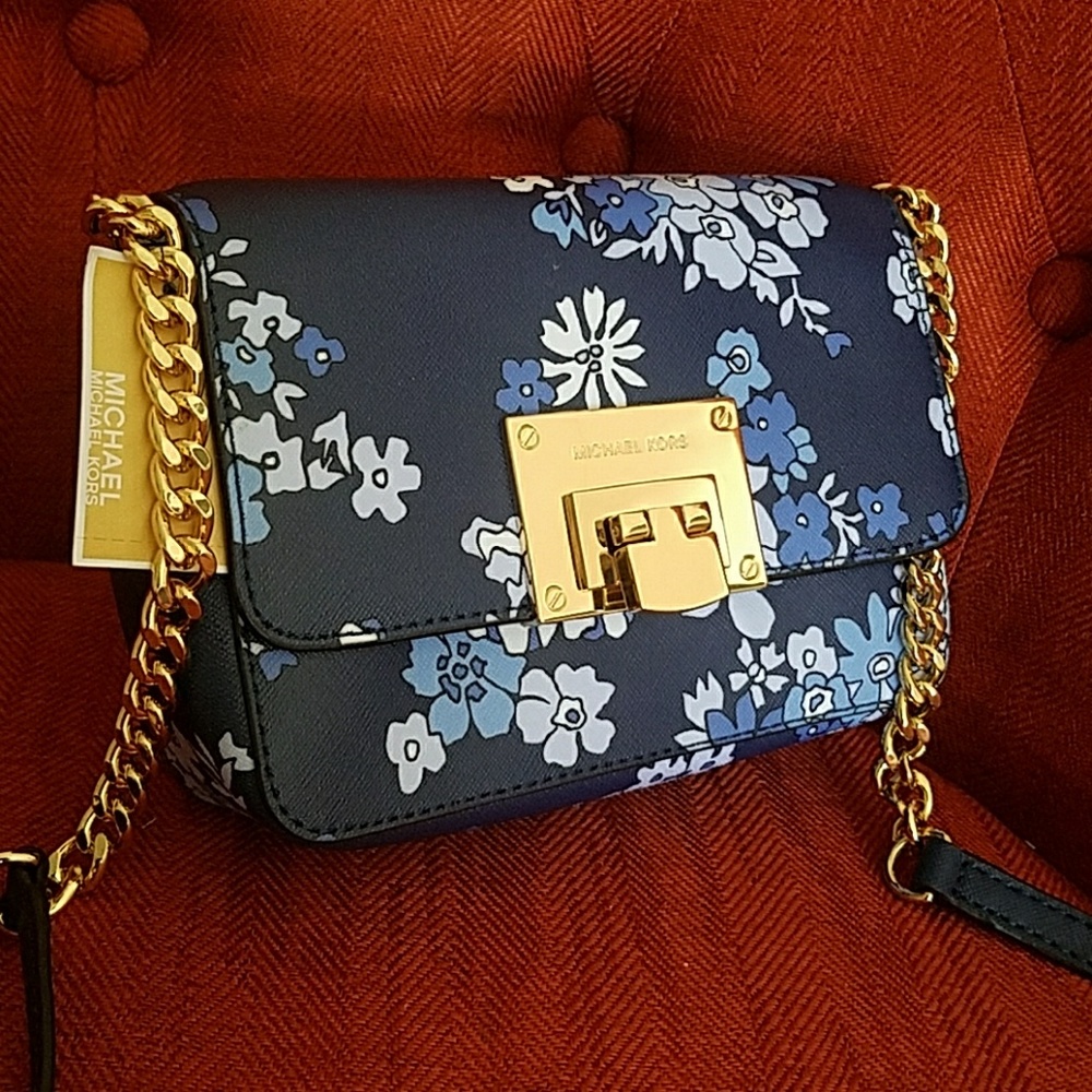 New crossbody clutch current season 2018 AUTHENTIC